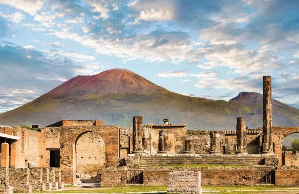 Pompeii definitely makes the list of prettiest cities in Italy.