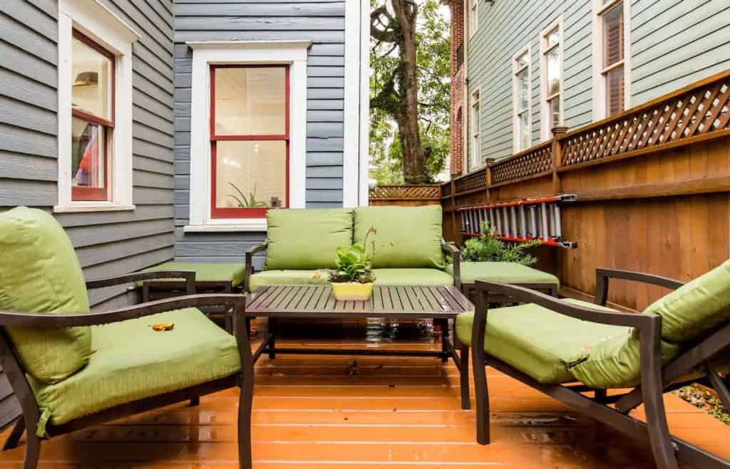 There are so many cute Airbnbs in Atlanta and this is one of them.