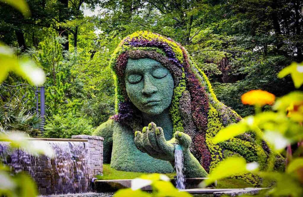 If you're looking for fun things for couples to do in Atlanta, stroll around the Atlanta Botanical Garden.