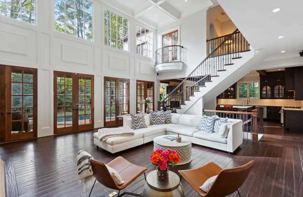 One of the most luxurious Airbnbs in Atlanta is Buckhead Estate.