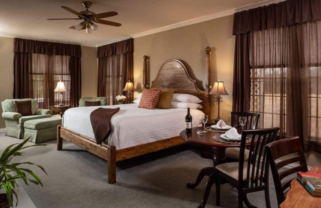 There are so many amazing romantic getaways in Oklahoma!