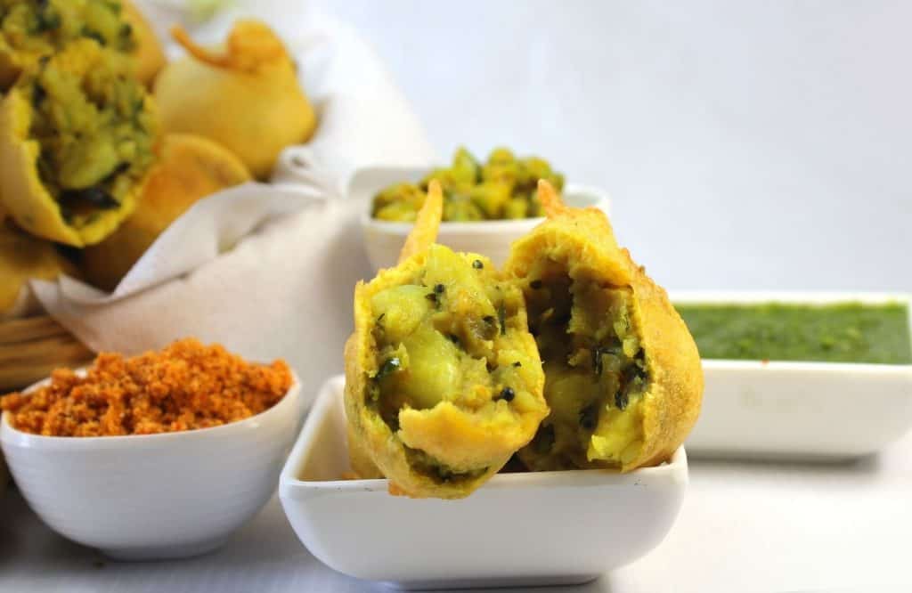 The list of Indian street food dishes contains Batata Vada.