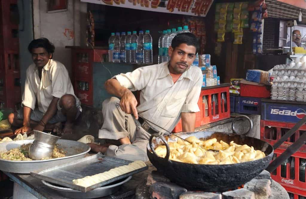 Follow these tips to safely eat Indian street food.