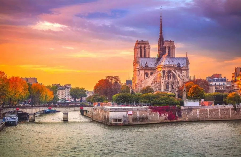 Helpful tips for your 3 days in Paris itinerary.
