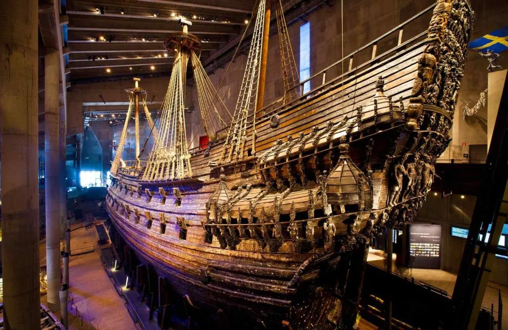 A massive brown Viking ship in the Vasa Museum